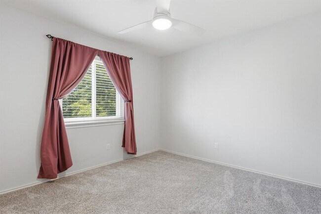 Building Photo - 2913 Wavecrest Blvd