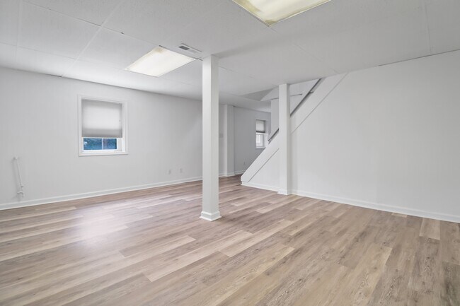 Building Photo - 704 Jace Dr