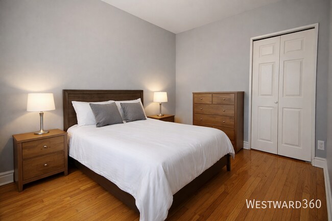 Building Photo - 1339 N Western Ave