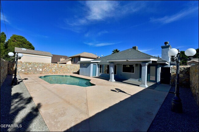 Building Photo - 2013 Sun Country Dr