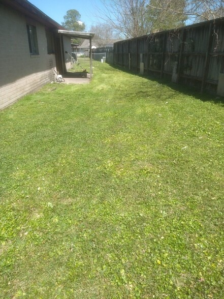 Building Photo - 7750 Water Park Ln