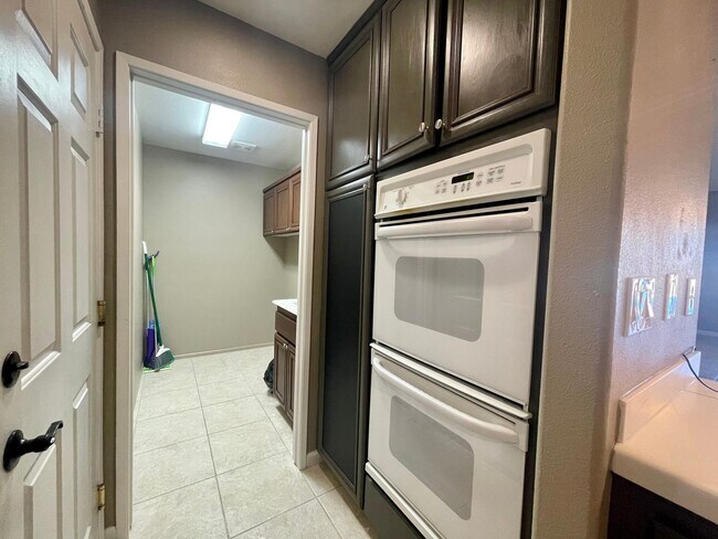 Building Photo - COMING SOON!!! Beautiful 3 Bedroom, 2 Bathroom + Den Residence in the Heart of La Quinta!