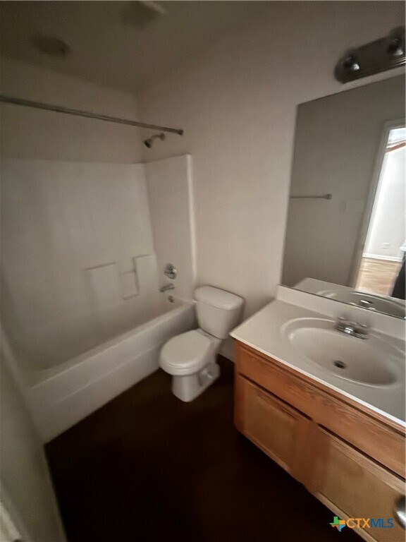 Building Photo - 105 Kings Ct