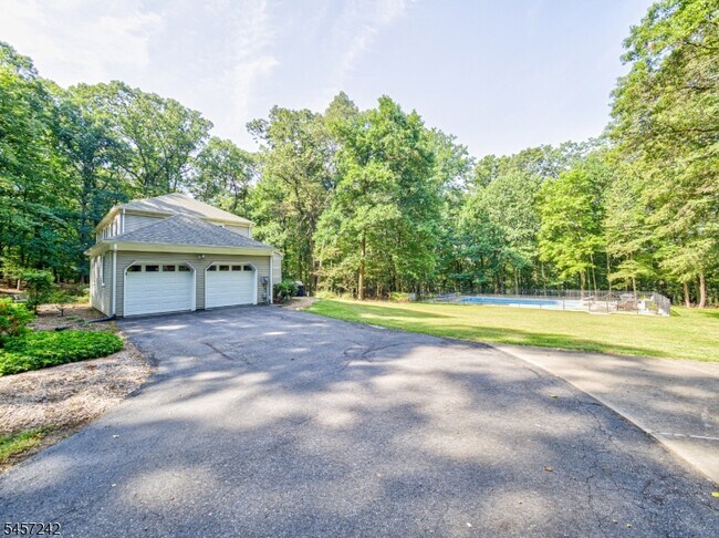 Building Photo - 152 Woolf Rd