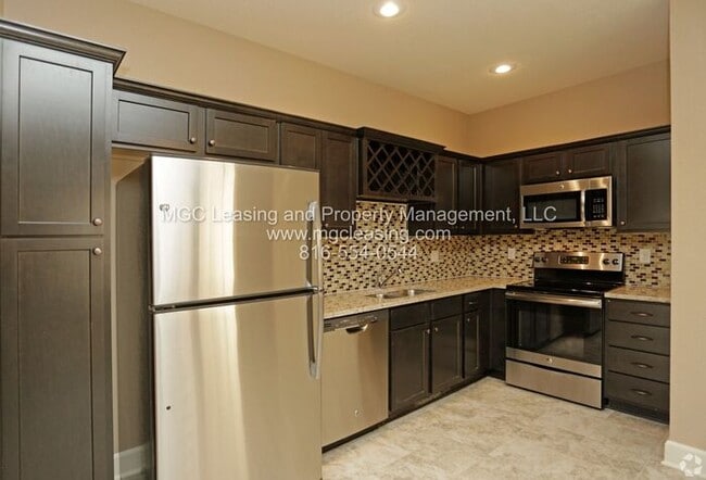 Building Photo - Feel the Luck of Eagle Creek Townhomes— $500 Rent Credit on Select Townhomes!