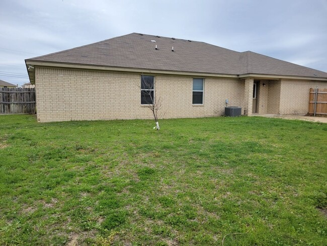 Building Photo - 3503 Dustin Ct