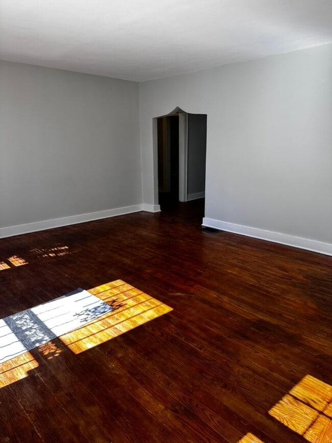 Building Photo - East Nashville 4 Bedroom