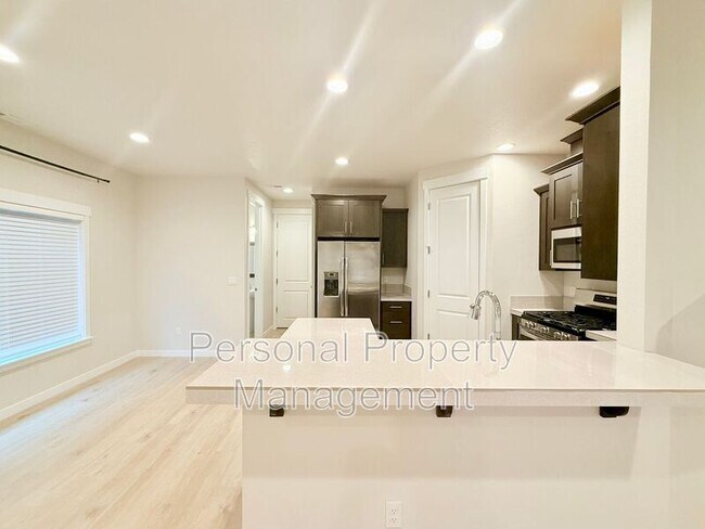 Building Photo - 18010 NE 47th Ave