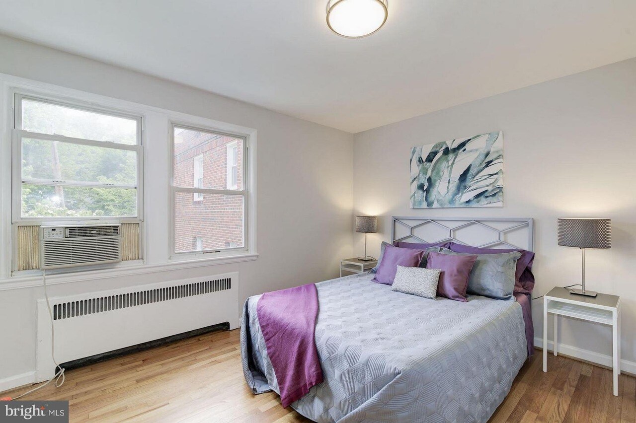 Building Photo - 4004 Beecher St NW