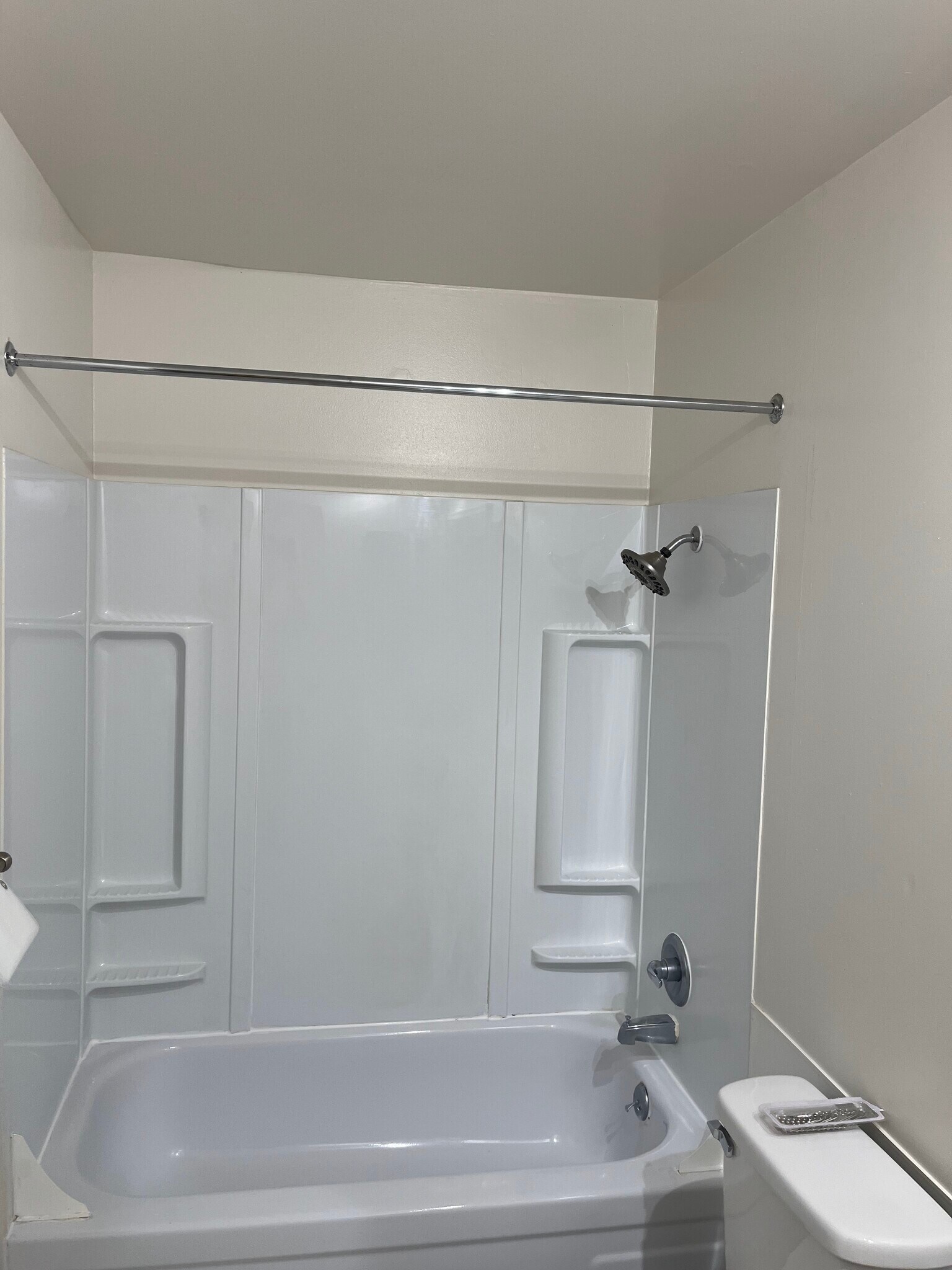 Building Photo - 100 Kinross Dr