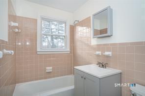 Building Photo - 3 Brickyard Rd