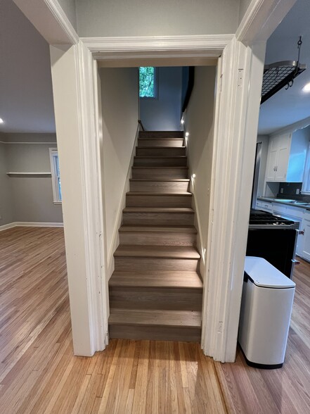 Building Photo - 7314 James Ave S