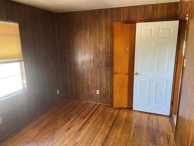Building Photo - 4008 Elmwood St