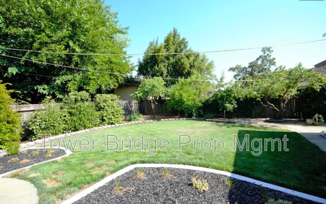 Building Photo - 5680 Reinhold St