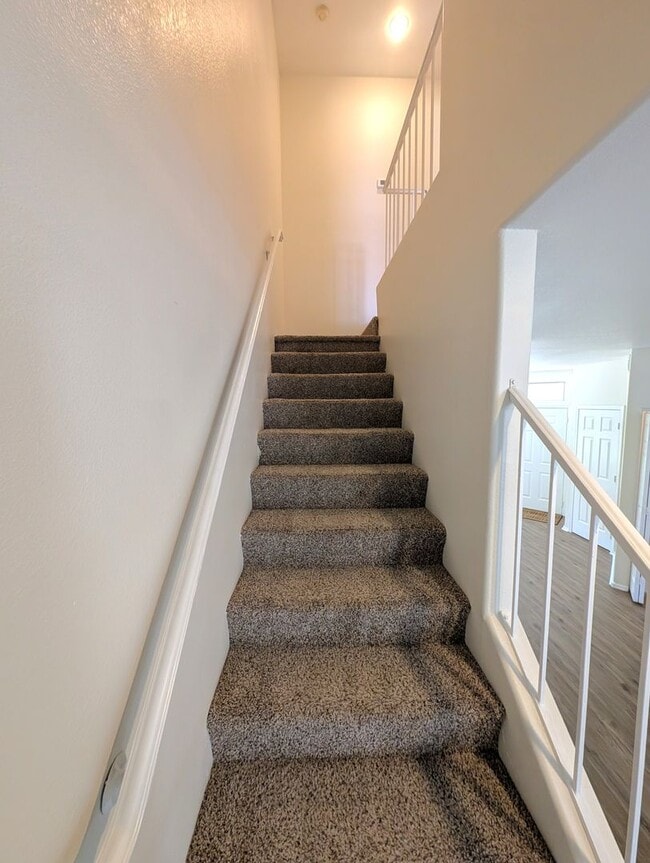 Building Photo - 3 Bedroom Townhome at Townes at Southpark ...