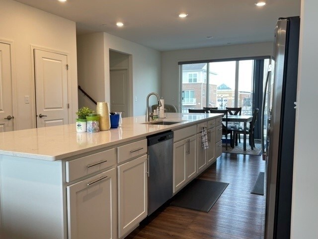 Building Photo - 2924 Reflection Dr