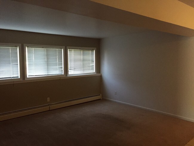 Building Photo - 8158 Durbin Terrace