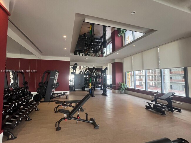 Building Photo - 11 NE 6th St