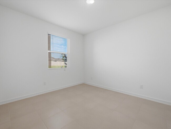 Building Photo - 359 W Rose Marie Ln