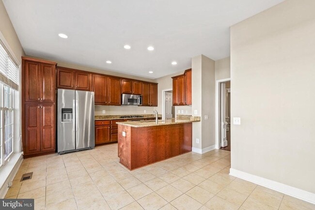 Building Photo - 14873 Potomac Branch Dr