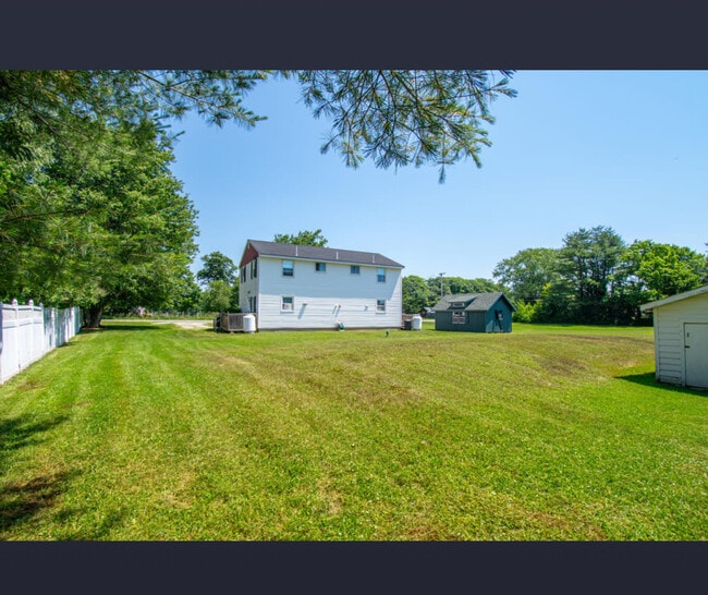 Building Photo - 57 Edgecomb Rd