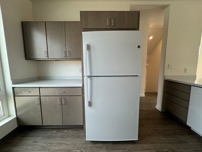 Building Photo - 1285 Chugach Way