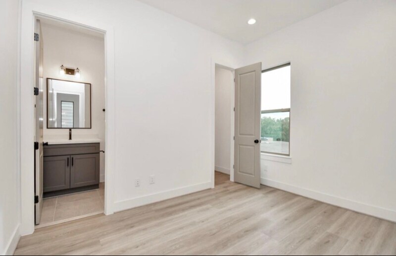 Building Photo - 2335 Eagle St