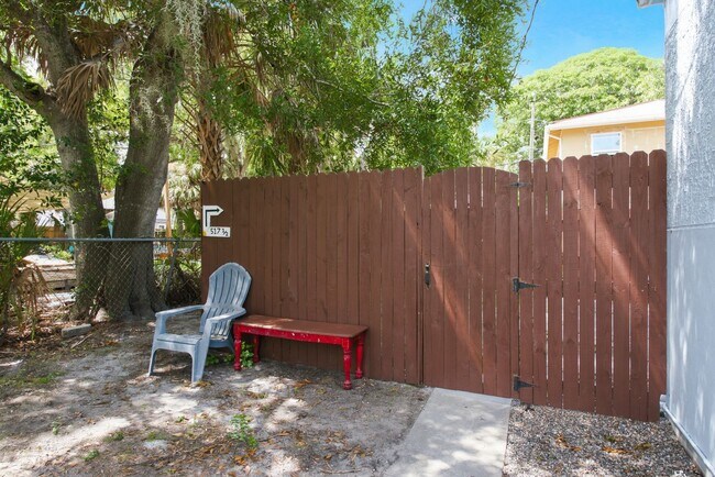 Building Photo - 517 41st Ave S