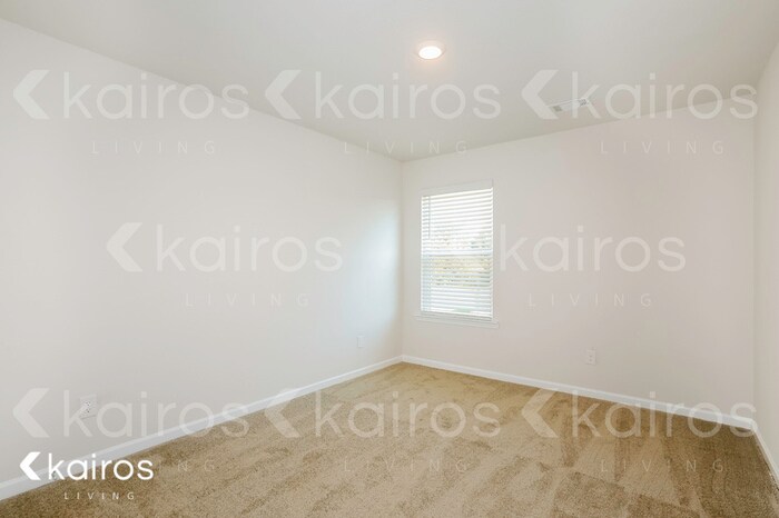 Building Photo - 7008 Pinehurst Way N
