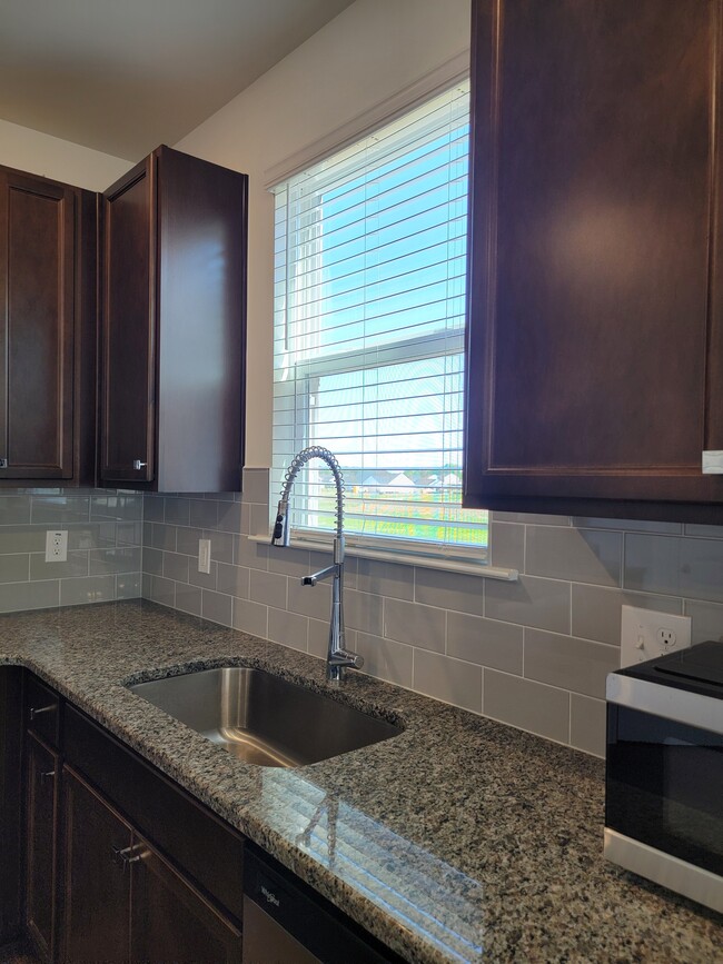Building Photo - 645 Thomas Gage Dr