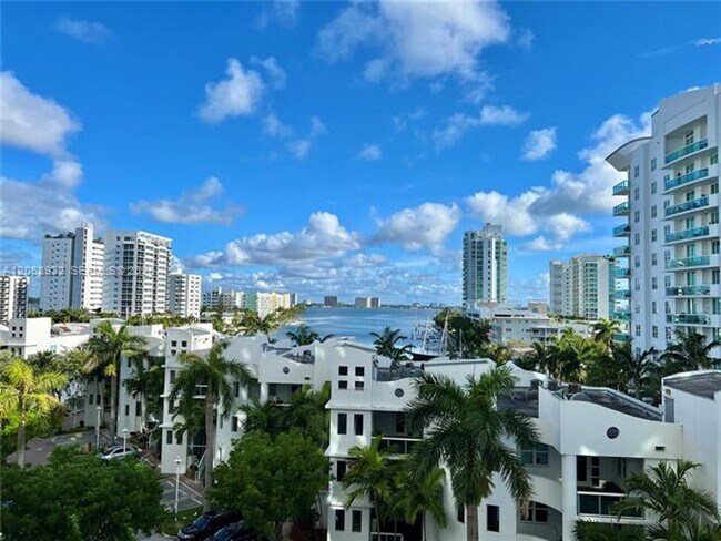 Building Photo - 7900 Harbor Island Dr