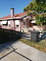 Building Photo - 827 Briggs St