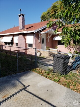 Building Photo - 827 Briggs St