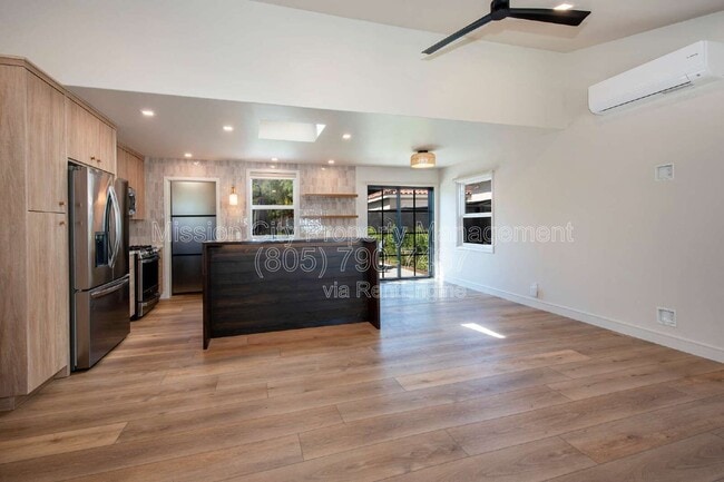 Building Photo - 337 E Calle Laureles