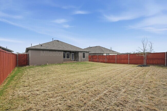 Building Photo - 2428 Montgomery St