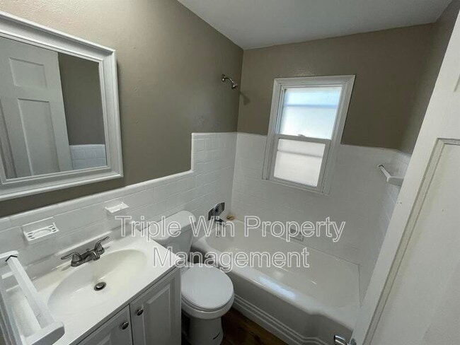 Building Photo - 1901 Eagle Dr