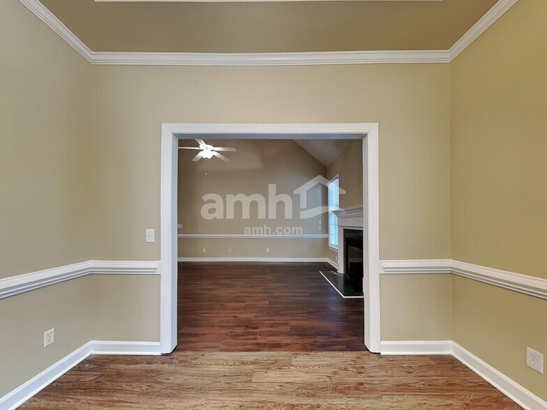 Building Photo - 1100 Secotan Pl