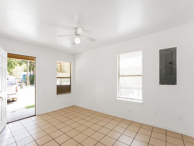 Building Photo - 313 Isbell Rd