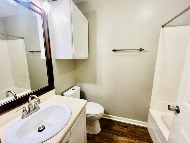Building Photo - 117 Bent Creek Cir N