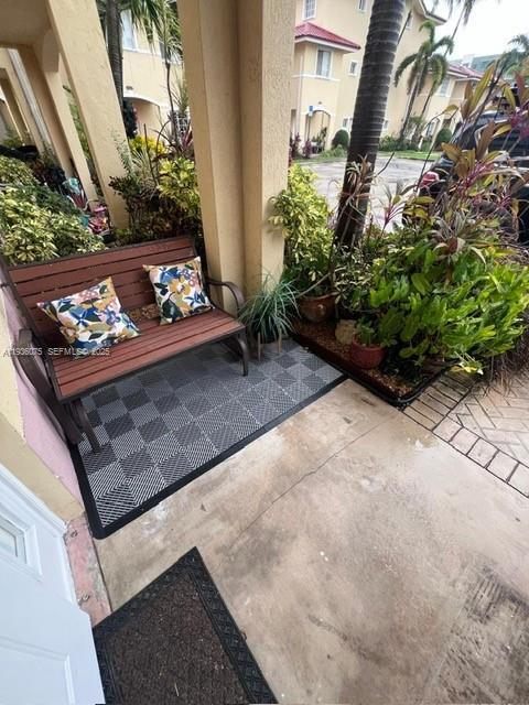 Building Photo - 2098 NE 167th St