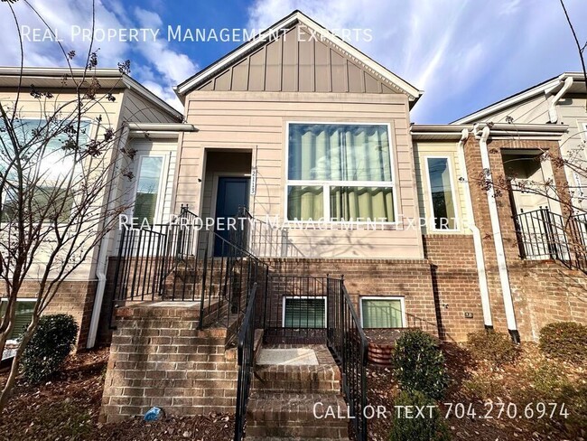 Building Photo - 2113 Statesville Ave