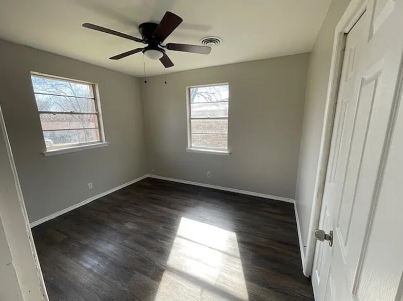 Bedroom 2 - 2015 Brenda Ave