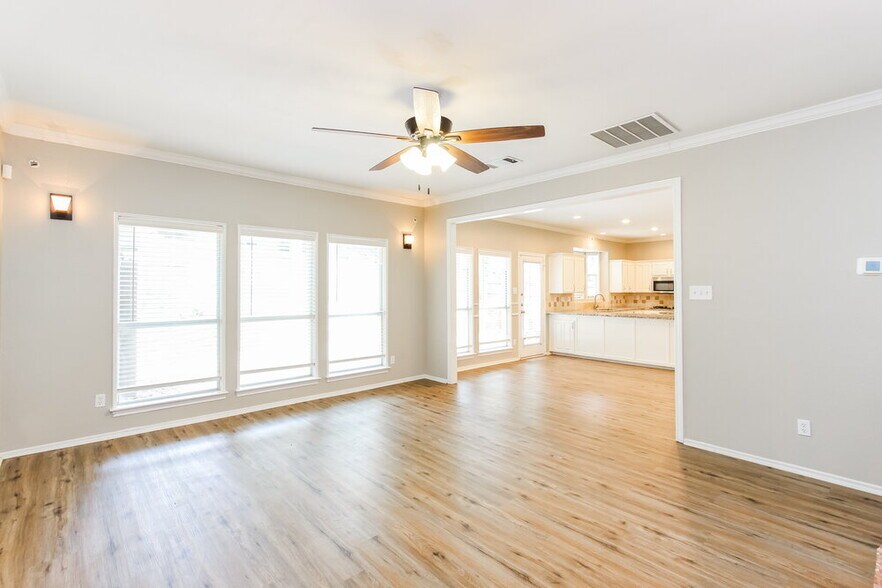 Building Photo - 1804 Sandalwood Ln