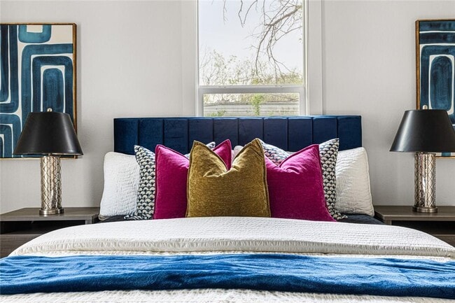 Building Photo - 710 S Pearl St