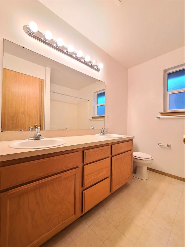 Building Photo - HudDea#7