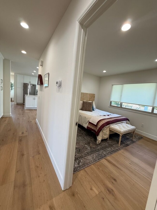 Building Photo - Gorgeous Remodeled 2Br/2Ba house W/2 Car attached  Garage in Oaks North