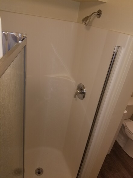 Shower - 14246 SE Allen Rd