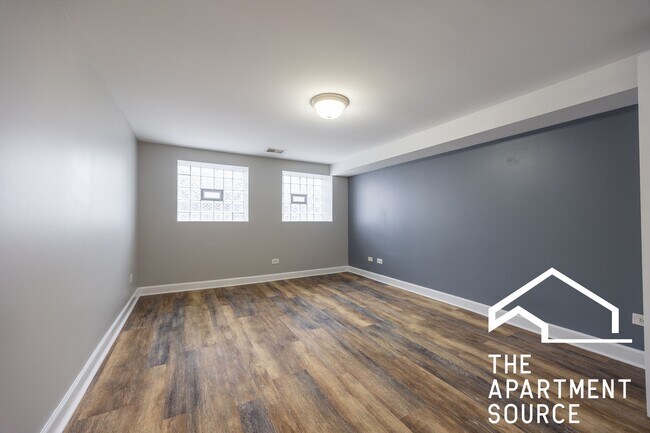 Building Photo - 2852 N Kedzie Ave