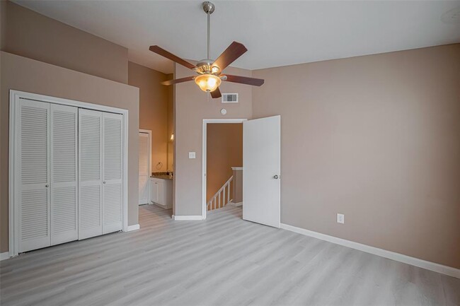 Building Photo - 2211 S Kirkwood Rd