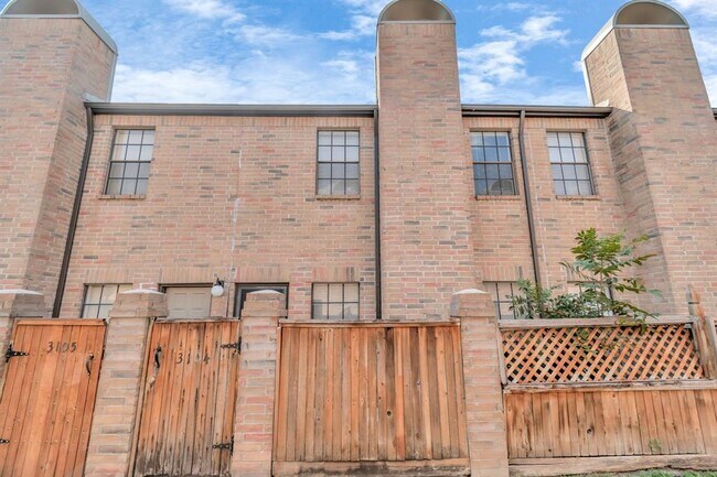 Building Photo - 9800 Pagewood Ln